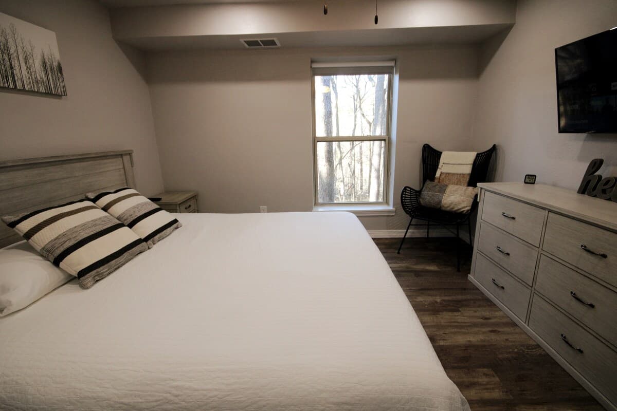 Bedroom with Smart TV