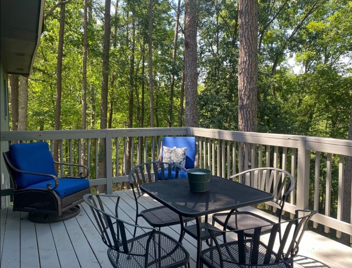 Trail and forest view near Bella Vista